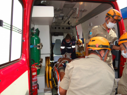 O rapaz estava em um bar na companhia de amigos quando sofreu o atentado (Foto: Osvaldo Duarte)
