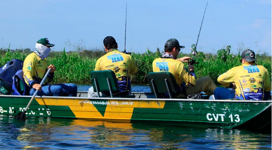 Encontro de pescadores no Pantanal manifesta apoio ao pesque-solte Pescadores jovens e veteranos vestiram a camisa pela cota zero, no encontro sobre pesca esportiva no Passo do Lontra. Edemir Rodrigues