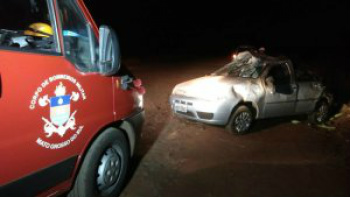 Homem morre em acidente na MS-156 Motorista morreu na hora - Fotos: Osvaldo Duarte