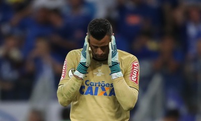 Goleiro recebeu a notícia enquanto estava na Argentina. - Foto: Lucas Figueiredo/CBF