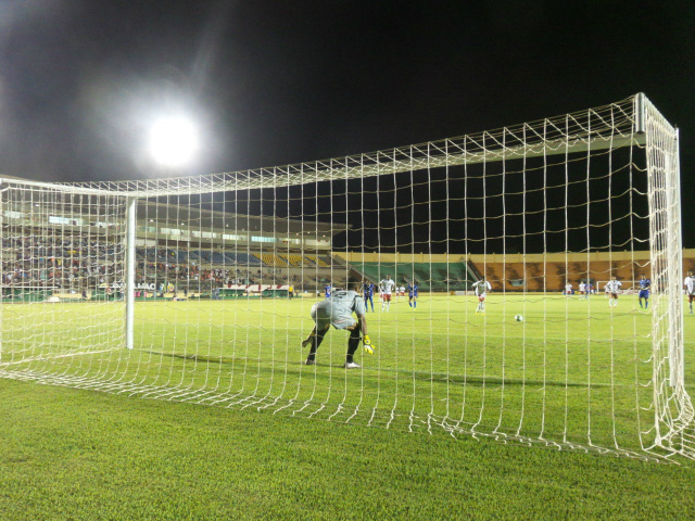 Sete desencanta em casa e vence o Aquidauanense no Douradão, disparando na ponta do Grupo B Dio marcou de pênalti para o Sete aos 32 da primeira etapa - Fotos: Adriano Moretto