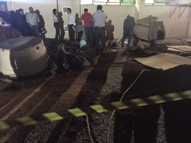 Local da queda foi isolado pela polícia (Foto: Guilherme Henri)