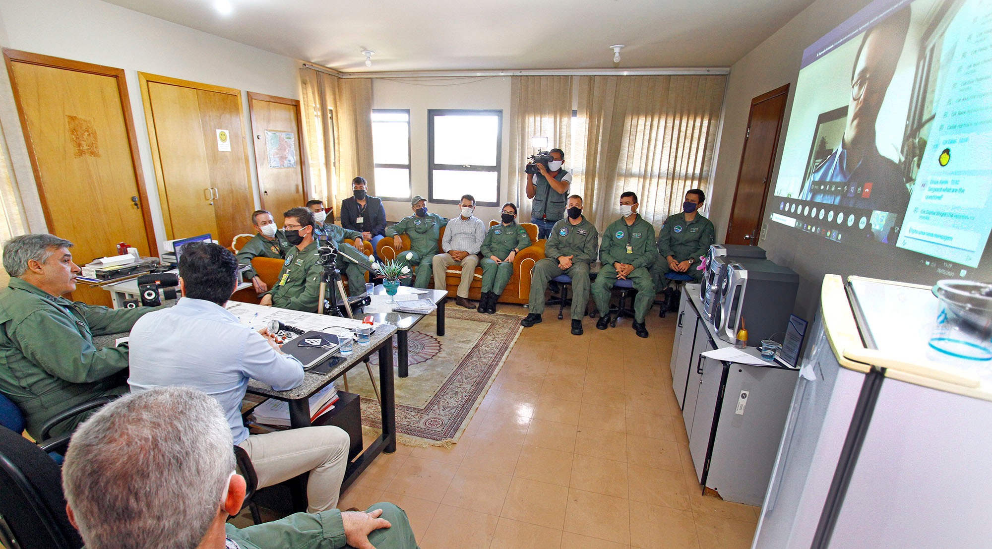 Militares da Força Aérea Britânica conhecem experiência do Patrulhamento Aéreo de MS