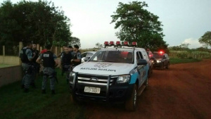 Região norte já tem sete pontos de invasão e PM teme conflitos PM foi até o local para manter a ordem; clima era tenso no final da tarde - Foto: Osvaldo Duarte