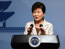 Ex-presidente sul-coreana é oficialmente acusada por corrupção