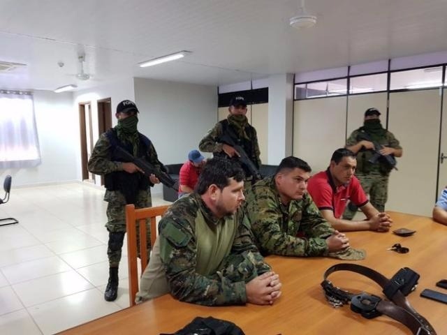 Operação prende policiais acusados de proteger narcotraficantes na fronteira (Foto: ABC Color)