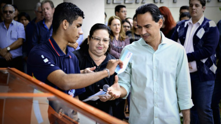 Contribuinte ganha carro no primeiro sorteio do IPTU dá prêmios