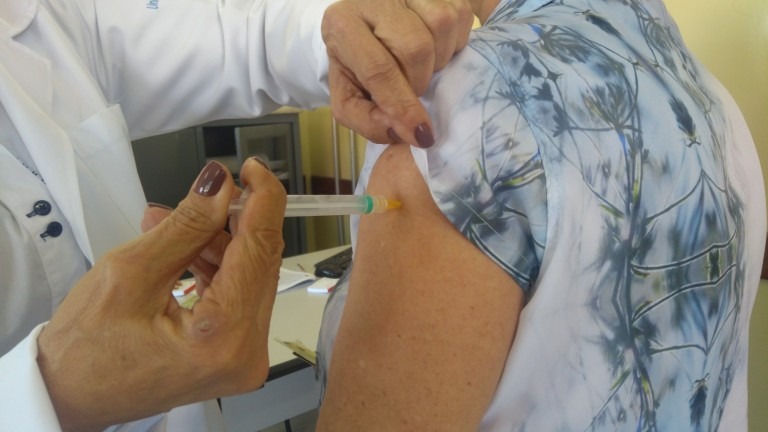 Fim de semana tem plantão de vacinação contra gripe e sarampo Divulgação