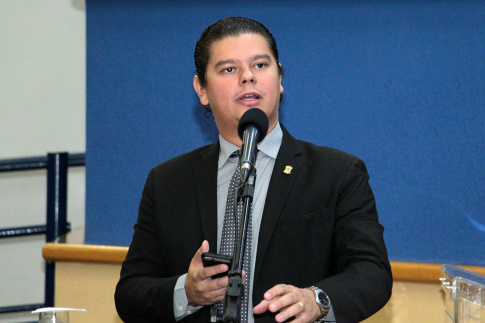 Vereador solicita limpeza de áreas públicas e troca de lâmpadas em diversos bairros na Capital