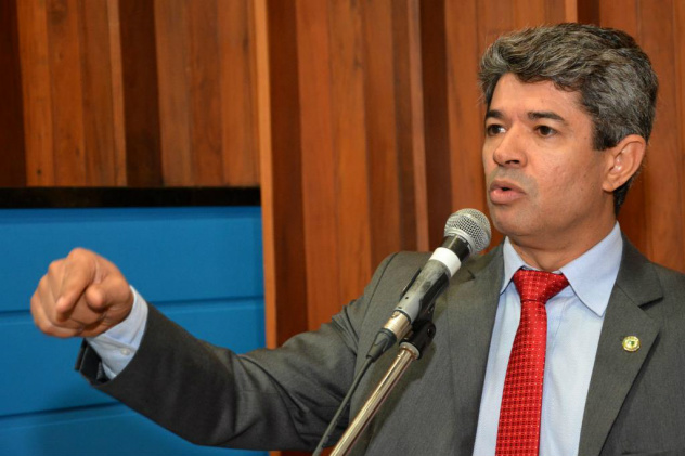 Doador de medula terá isenção da taxa de inscrição em concursos O deputado estadual Professor Rinaldo é o autor da nova lei
Victor Chileno AL/MS