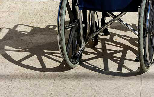 Pessoa com deficiência que trabalha poderá receber auxílio-inclusão Pessoa com deficiência que trabalha poderá receber auxílio-inclusão