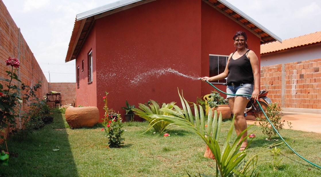 Sem prestação, 11 famílias de Rio Verde conquistam casa própria Chico Ribeiro
