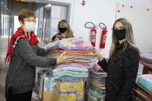 Prefeitura de Ponta Porã entrega kit de material à escolas e Ceinfs Divulgação