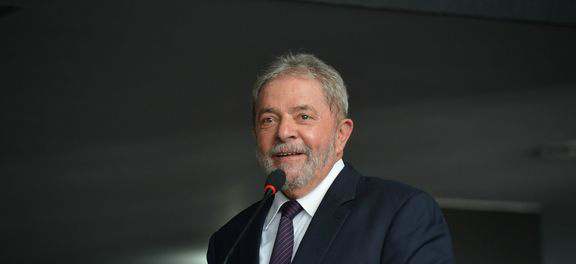 Dilma confirma Lula na Casa Civil e Jaques Wagner no gabinete da Presidência Dilma confirma Lula na Casa Civil e Jaques Wagner no gabinete da Presidência