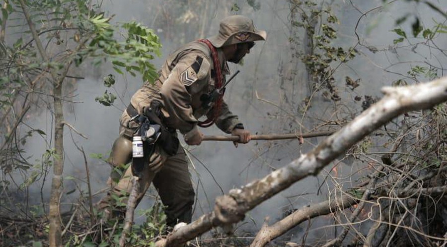 Força-tarefa intensifica combate às queimadas no Pantanal e protege o Parque Rio Negro Força-tarefa intensifica combate às queimadas no Pantanal e protege o Parque Rio Negro