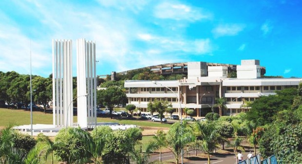 Contra implantação do projeto Future-se, alunos ocupam bloco da UFMS (Assessoria)