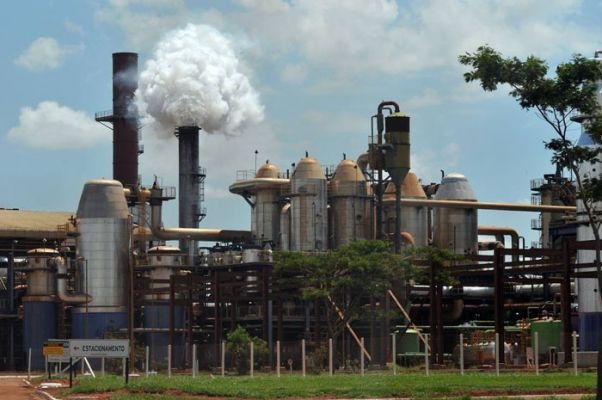 Usina indenizará R$ 100 mil em projetos sociais por irregularidades trabalhistas Usina indenizará R$ 100 mil em projetos sociais por irregularidades trabalhistas
