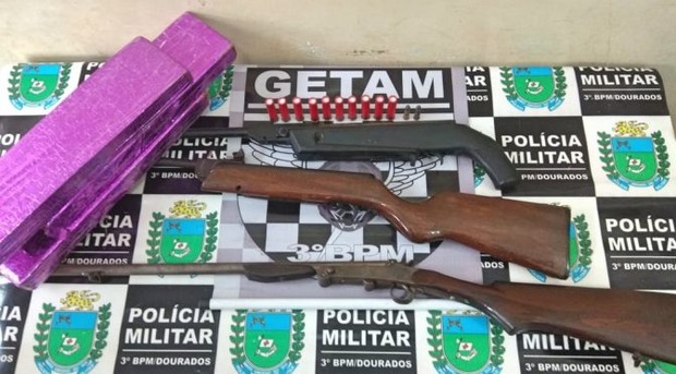 Operação da PM apreende armas, drogas e 10 pessoas no fim de semana