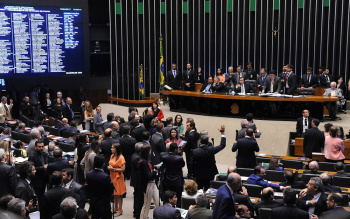 O plenário da Câmara, durante a sessão de ontem (18) (Foto: Luis Macedo/Câmara dos Deputados)