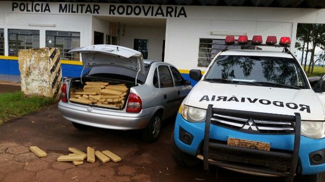 Mais de 400 quilos de drogas são apreendidos com jovem de 20 anos Mais de 400 quilos de drogas são apreendidos com jovem de 20 anos