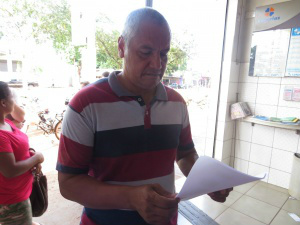 Endividados fazem “malabarismo” para pagar contas em janeiro Teodomiro conta que começou o ano com dívidas e pretende controlar a situação. (Foto: Gizele Almeida)