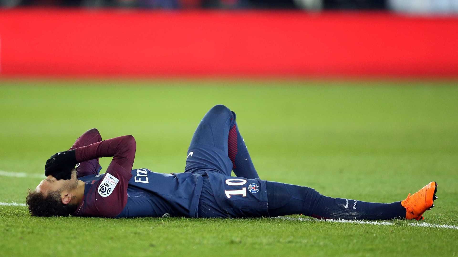 PSG informa que Neymar será operado no Brasil REUTERS