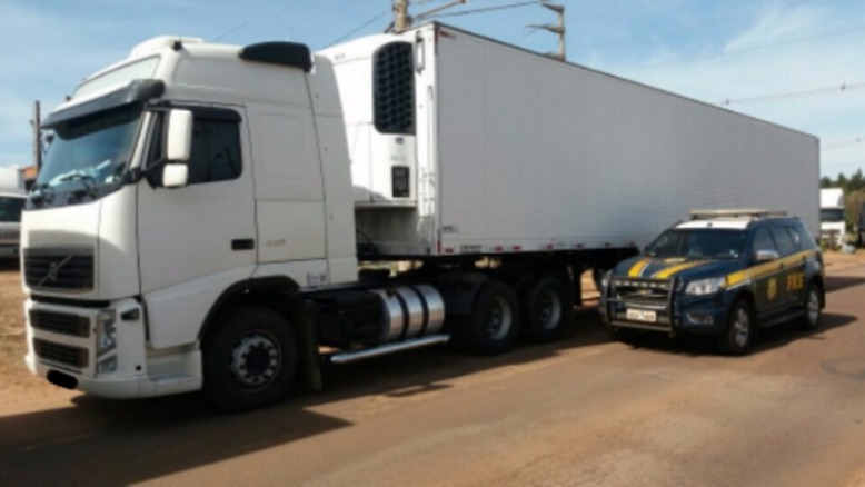 Caminhão roubado em Santa Catarina é apreendido em MS Caminhão roubado em Santa Catarina é apreendido em MS