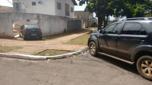 A Hillux colidiu com o Gol, que foi parar no veículo (Foto: Filipe Prado)