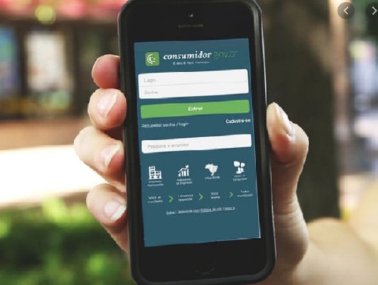 Consumidor agora pode ser resolver problemas usando o próprio celular Divulgação