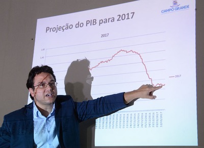 Secretário de Finanças do município, Pedro Pedrossian Neto detalhou a receita ontem - Foto: Gerson Oliveira/Correio do Estado