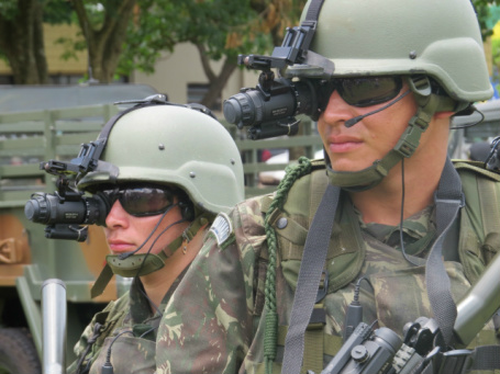 Os cidadãos nascidos em 1997 e que completam 18 anos em 2015 devem se apresentar à Junta de Serviço Militar - Foto: Rodrigo Bossolani