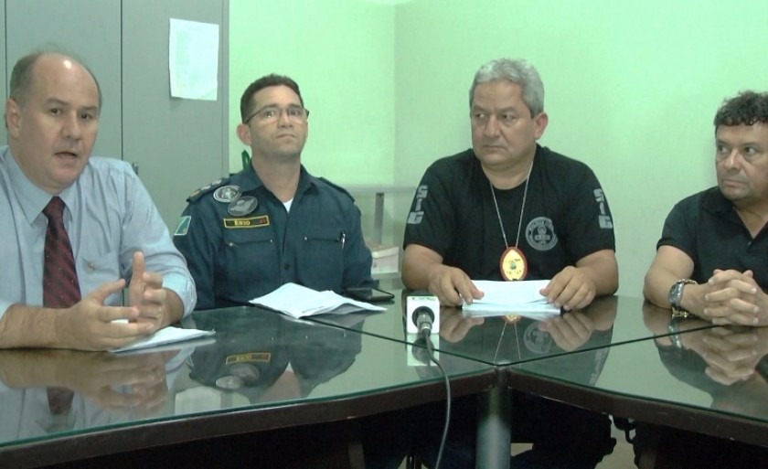 Revelação foi feita em uma coletiva de imprensa que reuniu alguns delegados e um oficial da Polícia MilitarRevelação foi feita em uma coletiva de imprensa que reuniu alguns delegados e um oficial da Polícia Militar - Celso Daniel/JPNEWS/TVC
