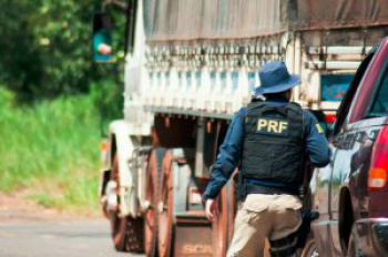 PRF reforça policiamento nas BR's durante o feriado Divulgação