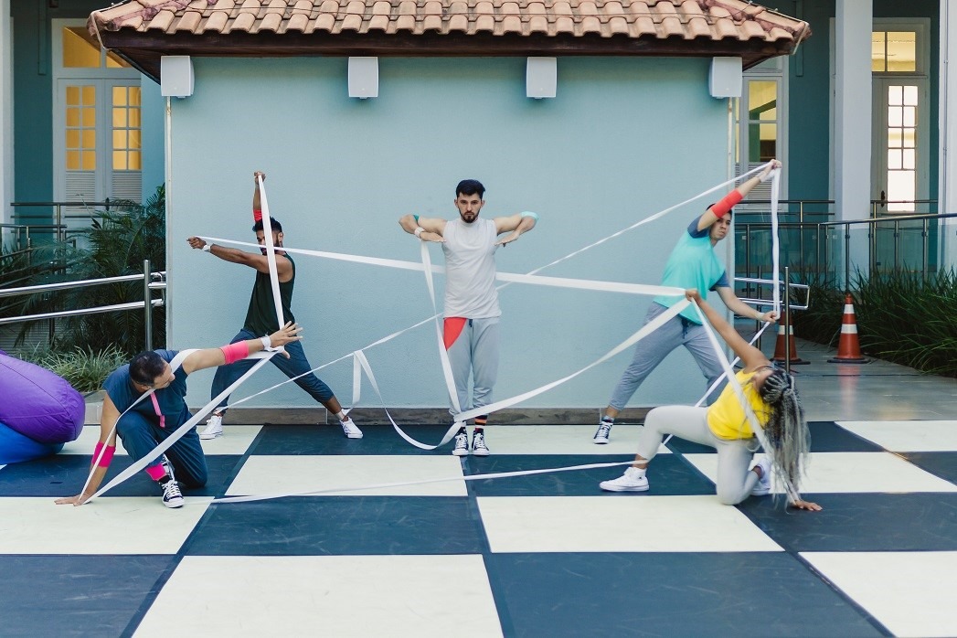 Circula Dançurbana leva estudantes para o espaço cênico com o espetáculo ´R.U.I.A´ Circula Dançurbana leva estudantes para o espaço cênico com o espetáculo ´R.U.I.A´