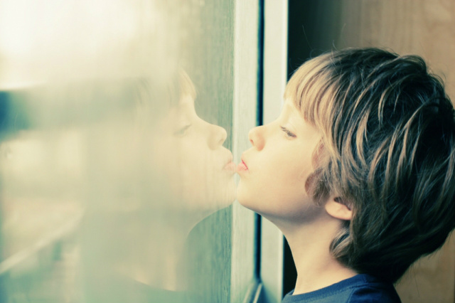 Fique atento aos principais sintomas de autismo em crianças Fique atento aos principais sintomas de autismo em crianças