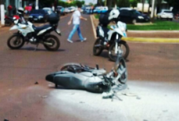 Moto explode durante perseguição policial no centro de Itaquiraí Foto: Tá Na Mídia Naviraí