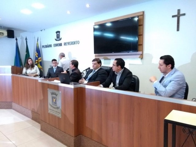 Taxistas voltam a negar compra de alvarás e criticam apelido ‘mafiosos’ Vereadores da CPI do Táxi ouvem depoimento de Gleicekermen Ponce. (Foto: Richelieu de Carlo)