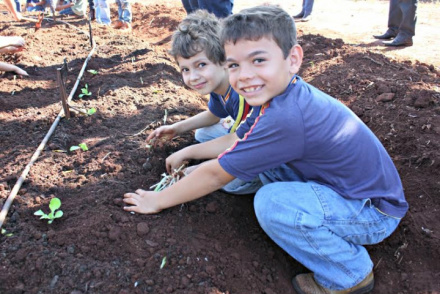 Com aulas voltadas à realidade do campo, Escola Agrícola oferece educação interdisciplinar
