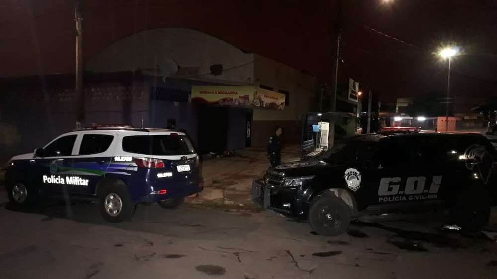 Morador de rua é encontrado morto com cortes na mão e na cabeça A vítima não portava documentos. José Aparecido/TV Morena
