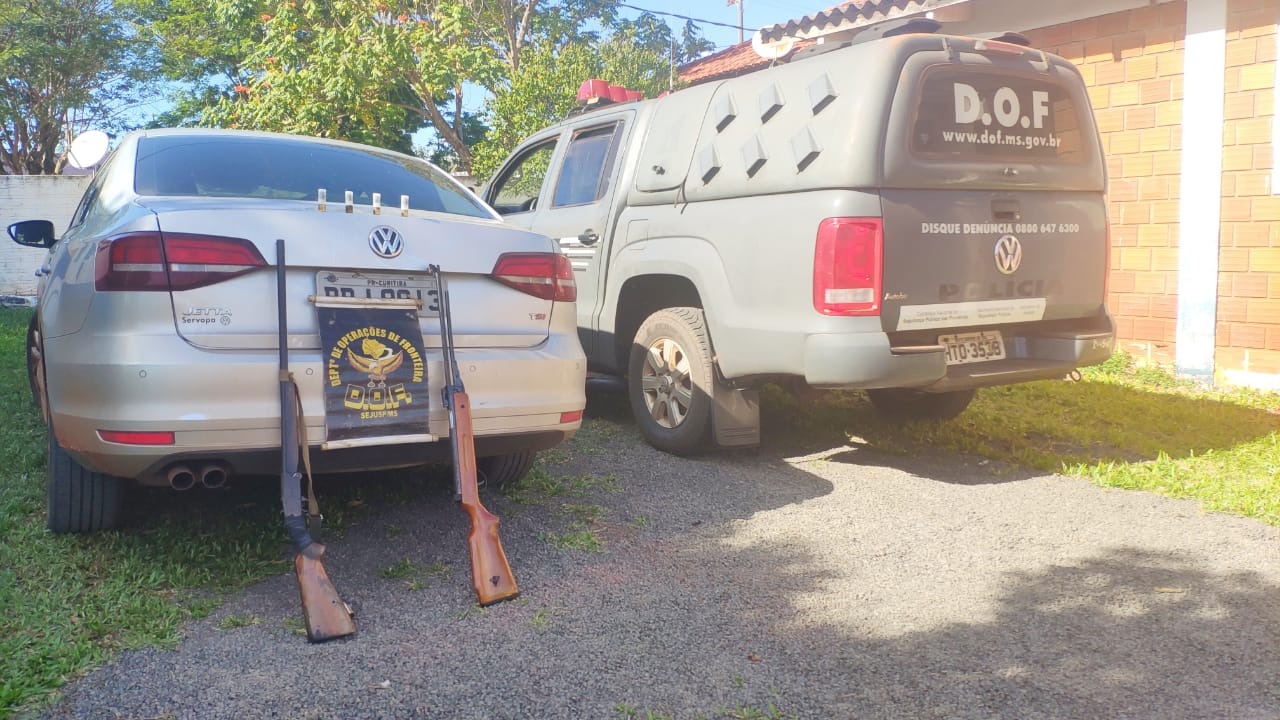 DOF recupera veículo e apreende duas armas na fronteira DOF recupera veículo e apreende duas armas na fronteira