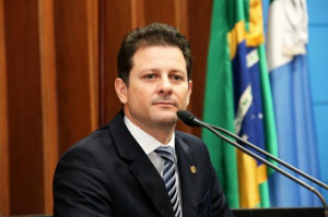 PMDB lamenta saída de Resende e garante candidatura própria à prefeitura Renato Câmara é especulado como pré-candidato a prefeito pelo PMDB (Foto: Victor Chileno/ALMS)