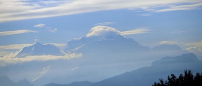 Avião de pequeno porte cai e mata três pessoas na Suíça © REUTERS/Denis Balibouse