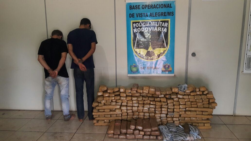 Dupla é presa com 285 quilos de maconha no distrito de Vista Alegre