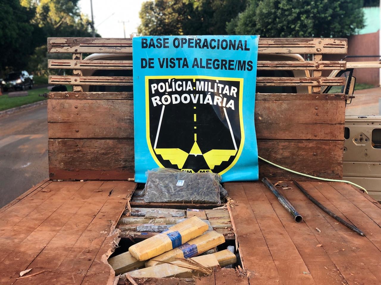 Casal é preso levando mais de 150 quilos de drogas para Minas Gerais Casal é preso levando mais de 150 quilos de drogas para Minas Gerais