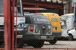 Batalhão de Choque denuncia falta de viaturas para combate ao crime Viatura do Choque flagrada em oficina. (Foto: Marcos Ermínio)