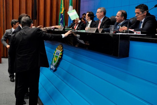 Dois projetos são aprovados em segunda discussão na ALMS