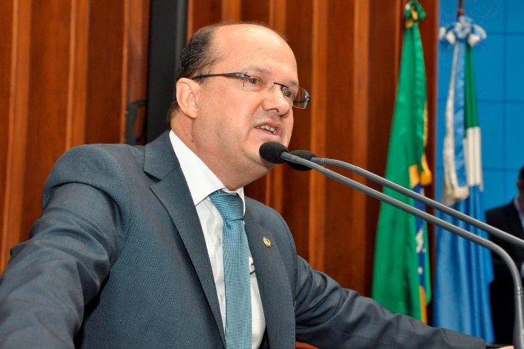 Barbosinha apresentou requerimento em que 171 mil famílias poderiam se beneficiar do desconto de até 65% na tarifa de energia. Foto: Luciana Nassar / ALMS
