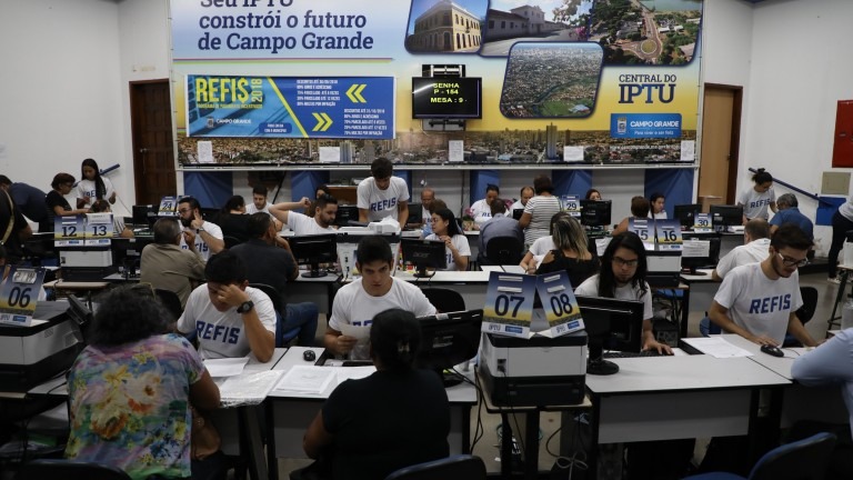 Refis 100% Saúde começa nesta segunda-feira Arquivo. Os contribuintes podem aderir ao Refis 100% Saúde pela internet ou teleatendimento
