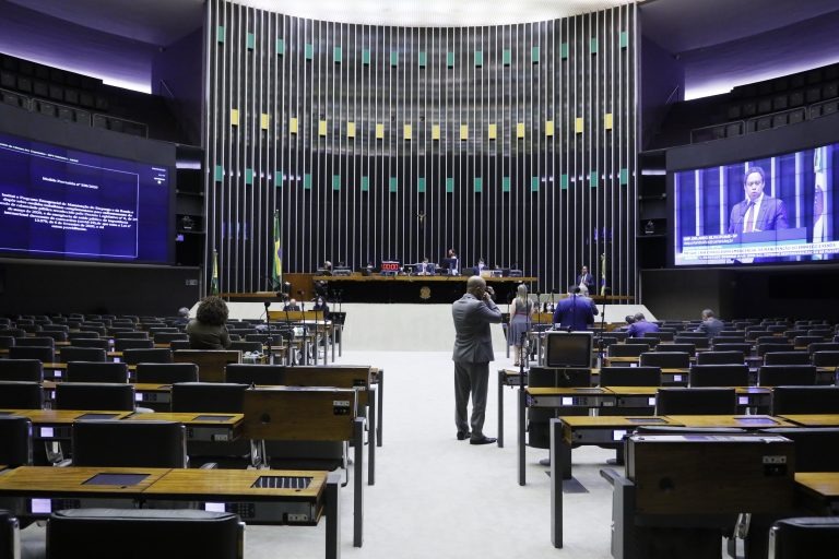 Deputados também poderão votar MP que beneficia pequenas e médias empresas. Najara Araújo/Câmara dos Deputados
