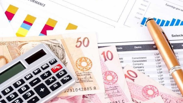 Dívida Pública Federal ultrapassa R$ 4 trilhões pela primeira vez Dívida Pública Federal ultrapassa R$ 4 trilhões pela primeira vez